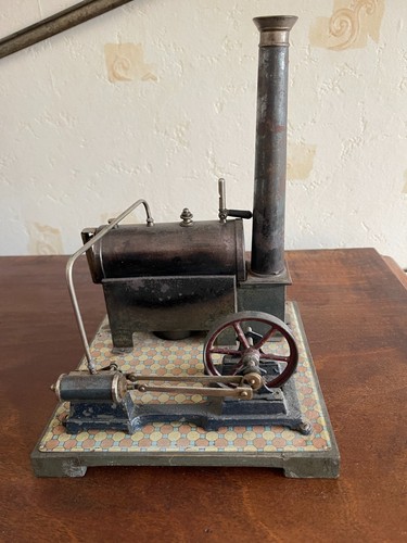 Alte dampfmaschine vor 1945 - dampfmaschine,