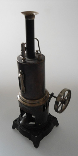Antike dampfmaschine stehend - dampfmaschine,